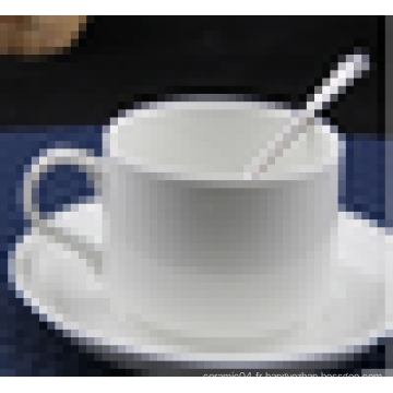 Tasses et soucoupes de thé ou de café en porcelaine de conception d&#39;OEM deux-pièces